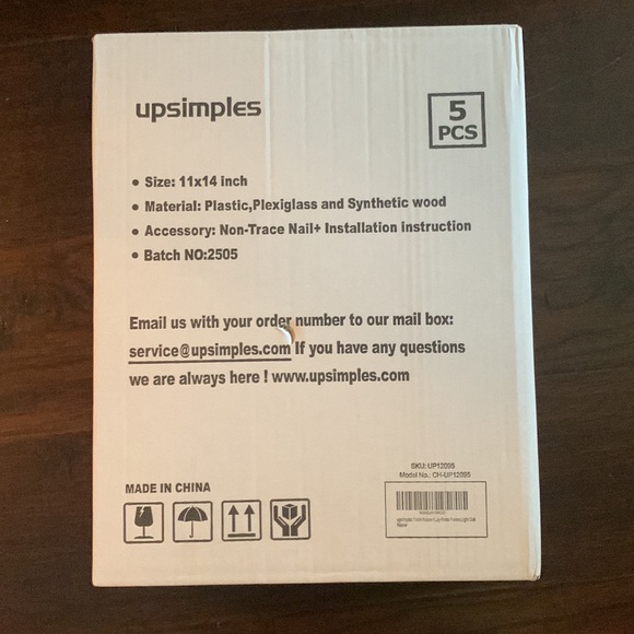 Set of 5 Picture Frames - 11 x 14 - New In Box - Light Oak finish - Picture 3 of 6